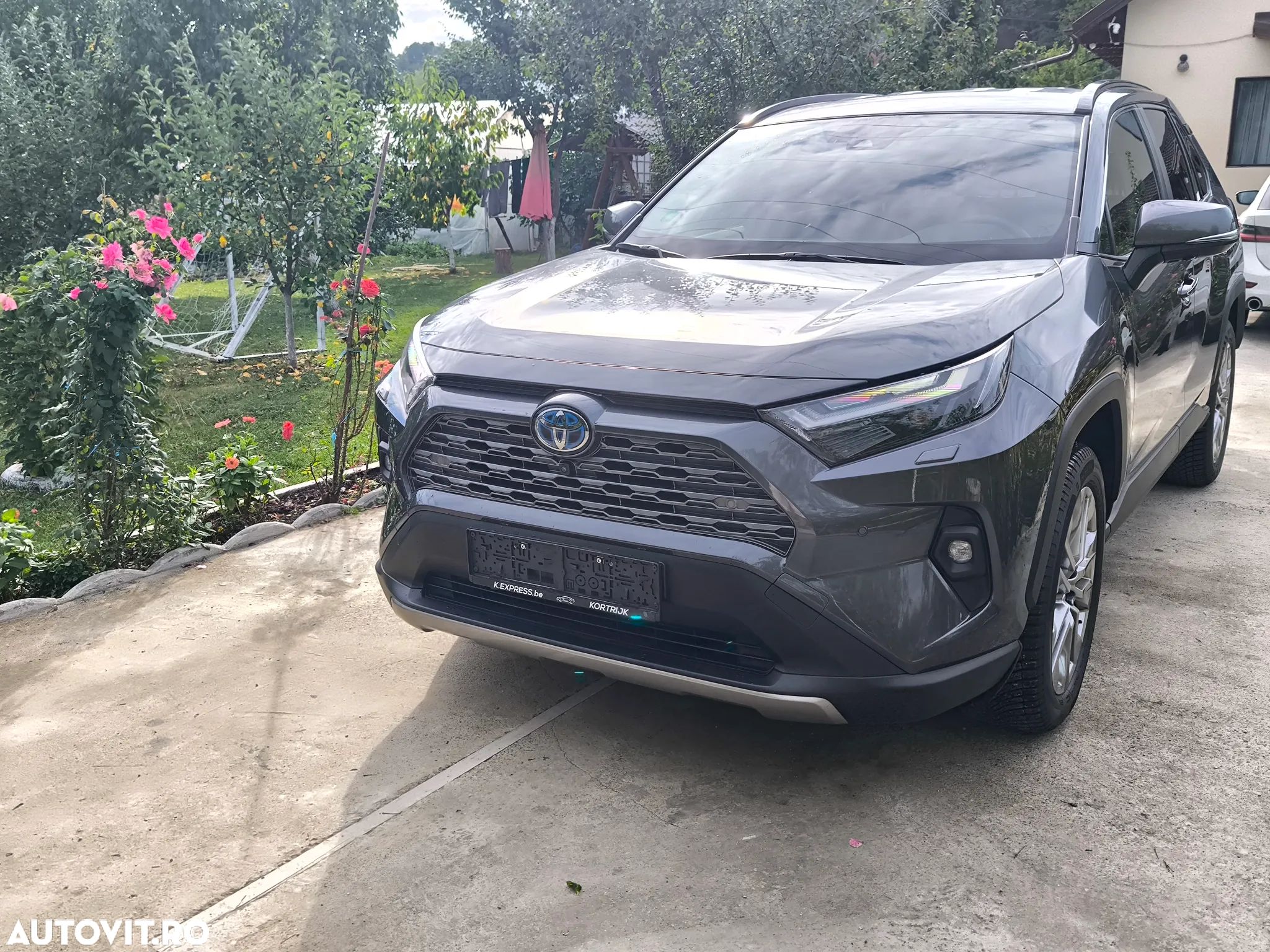 Toyota RAV4 - 1
