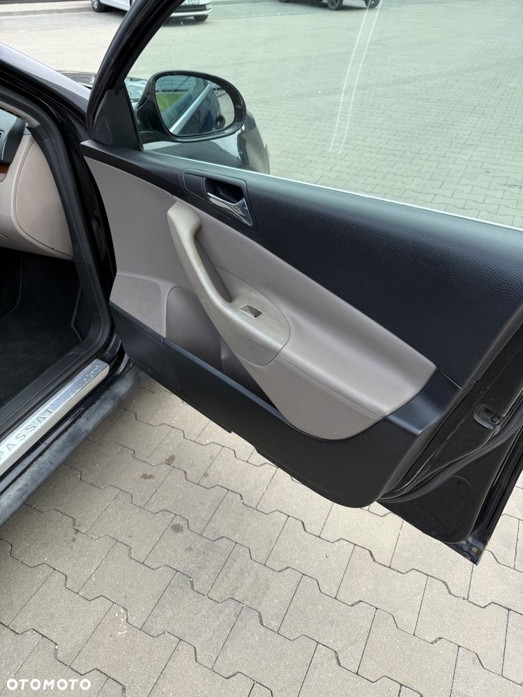 Volkswagen Passat 2.0 TDI Highline - 20