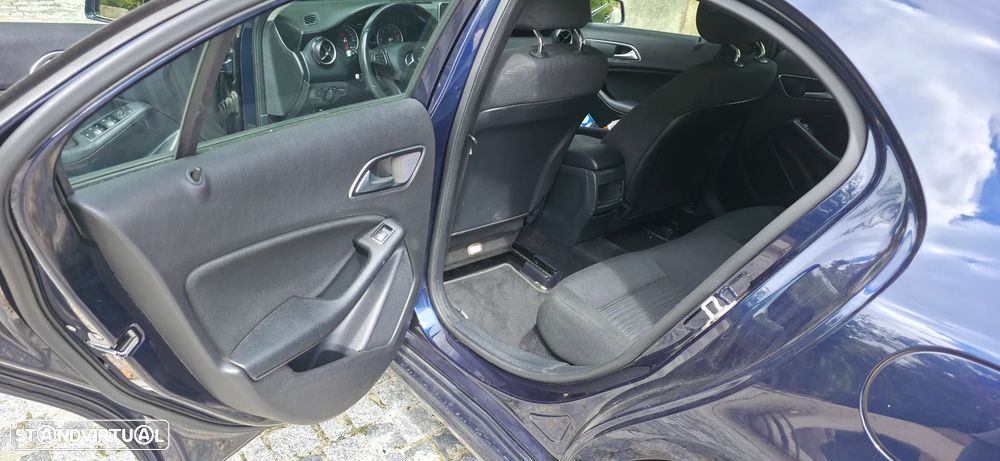 Mercedes-Benz A 180 d BlueEFFICIENCY Edition Style - 6