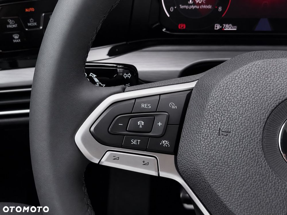 Volkswagen Golf 1.5 TSI EVO Style - 31
