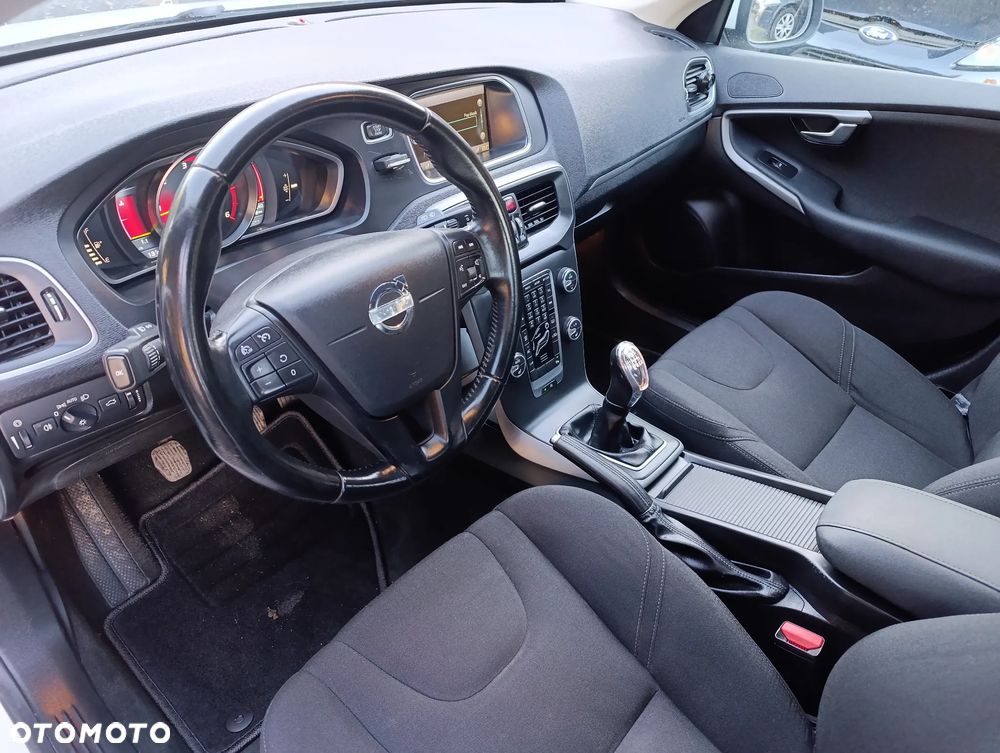 Volvo V40 D3 You - 11