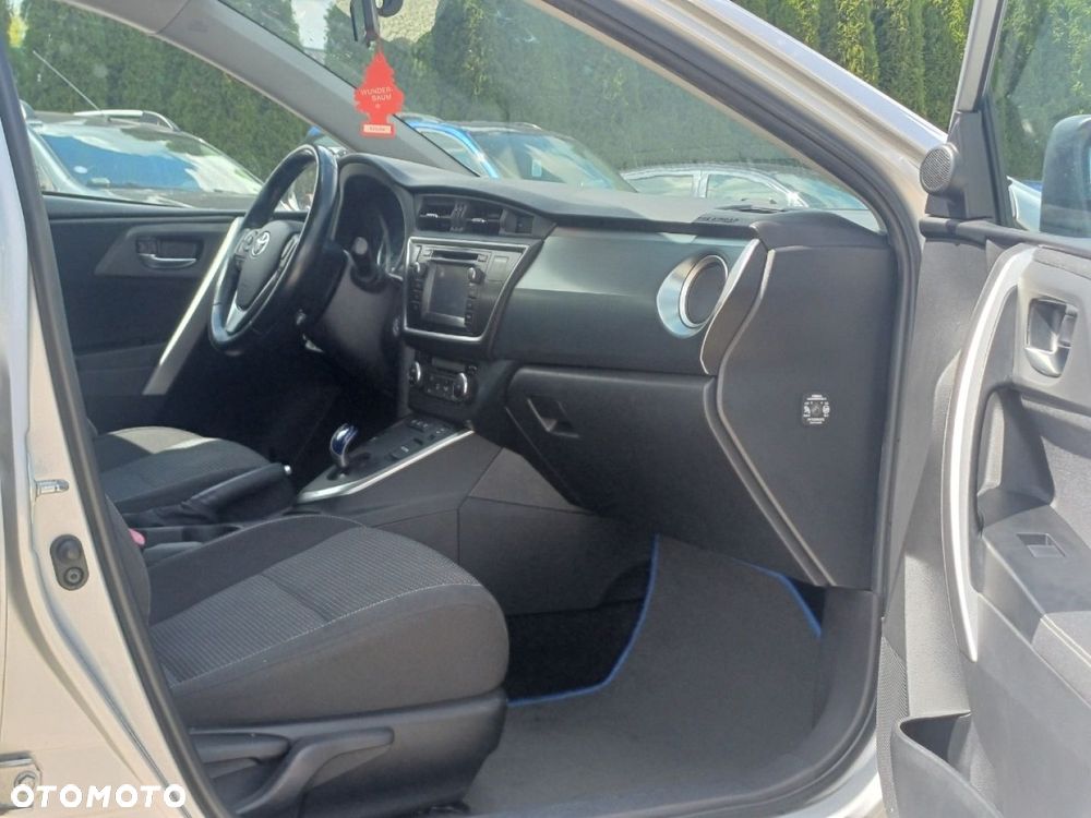 Toyota Auris - 16