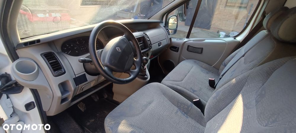 Renault Trafic - 14