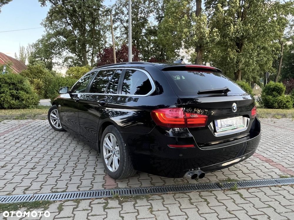 BMW Seria 5 525d Luxury Line - 14