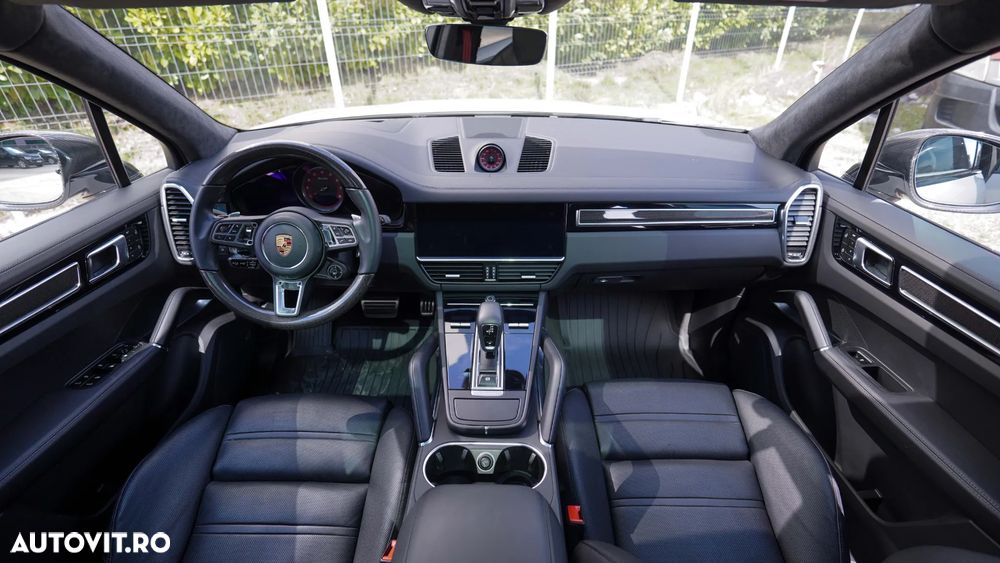 Porsche Cayenne Turbo - 40