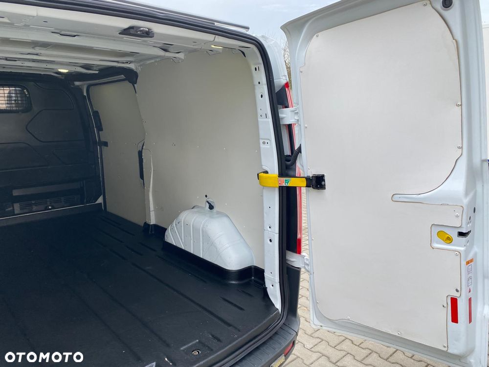 Ford TRANSIT CUSTOM - 28