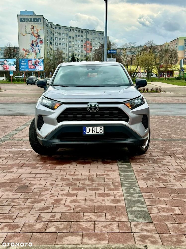Toyota RAV4 - 8