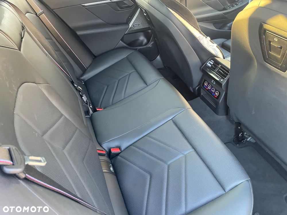 BMW Seria 5 520d xDrive - 11