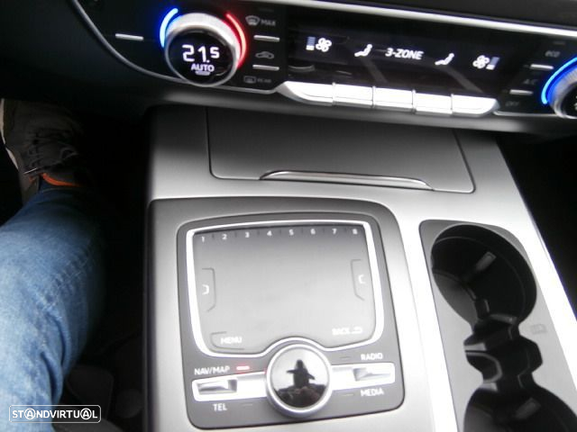 Audi Q7 3.0 TDi E-tron quattro Tiptronic - 27