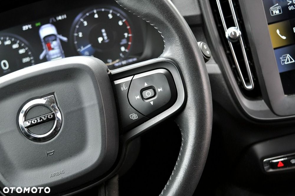 Volvo XC 40 T3 Geartronic Momentum - 23