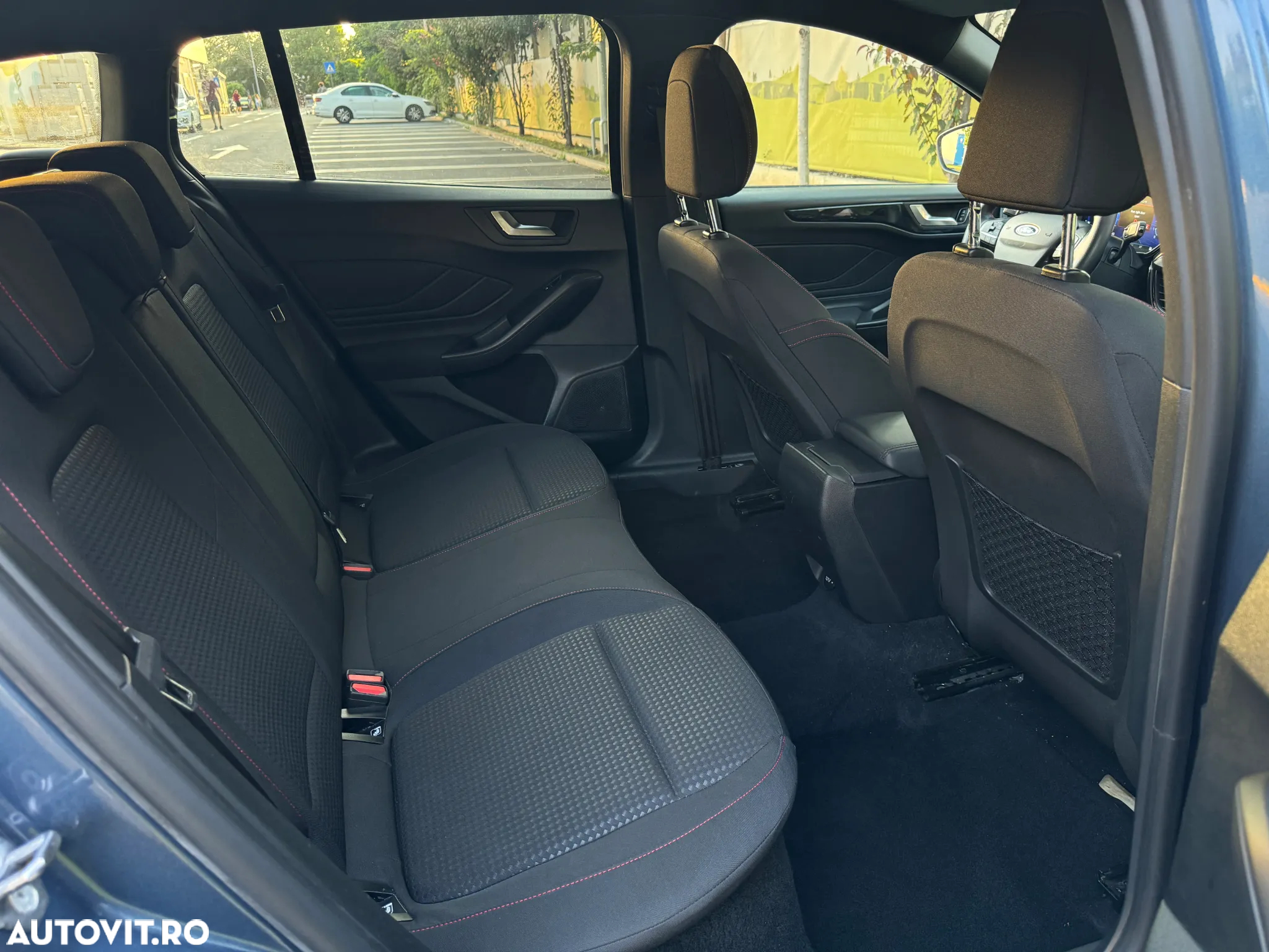 Ford Focus 1.5 Ecoboost ST-Line - 9