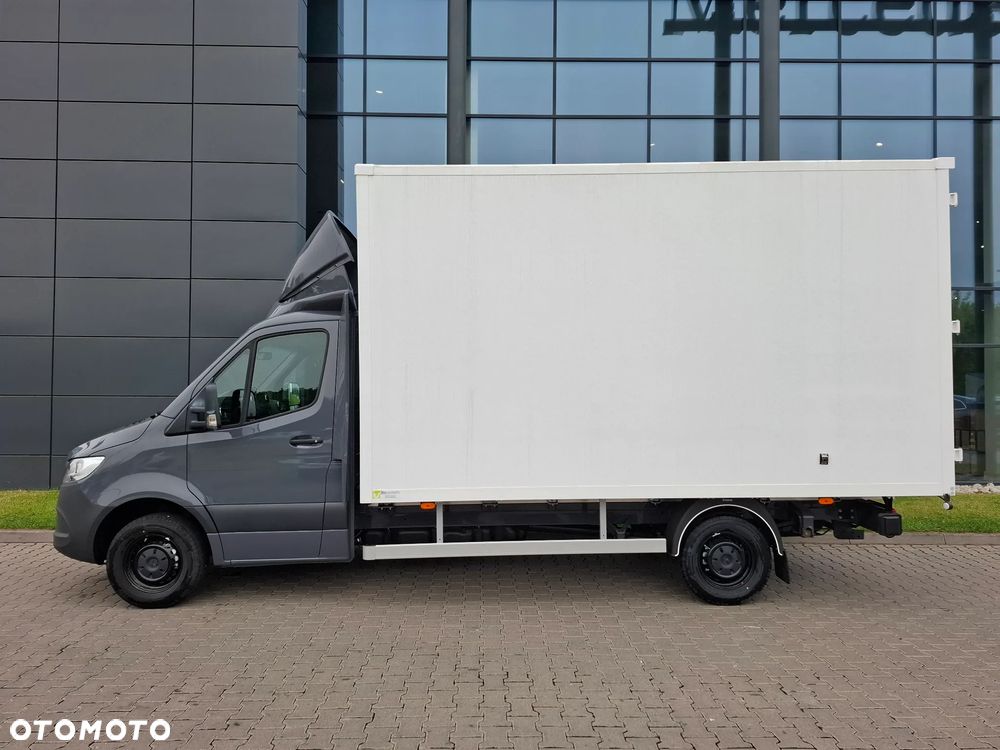Mercedes-Benz Sprinter - 4