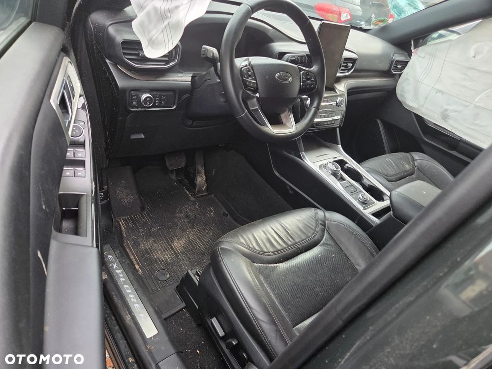 Ford Explorer EcoBoost Plug-in Hybrid ST-LINE - 5
