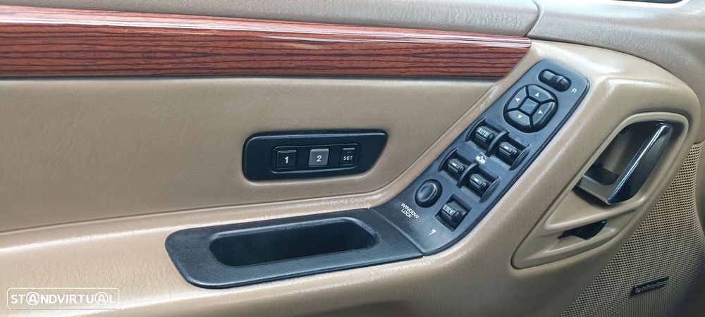 Jeep Grand Cherokee 4.0 Official - 14