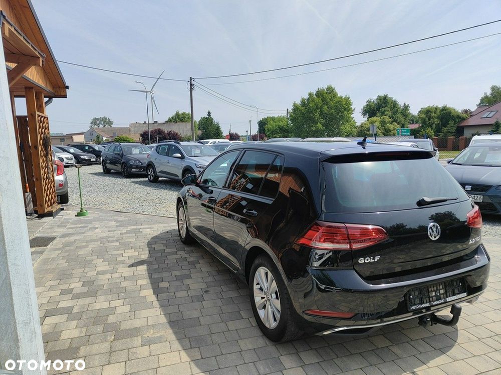 Volkswagen Golf - 6