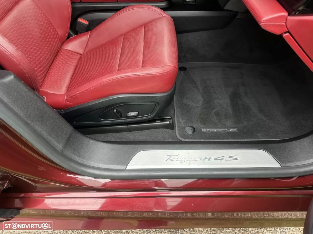 Porsche Taycan 4S - 58