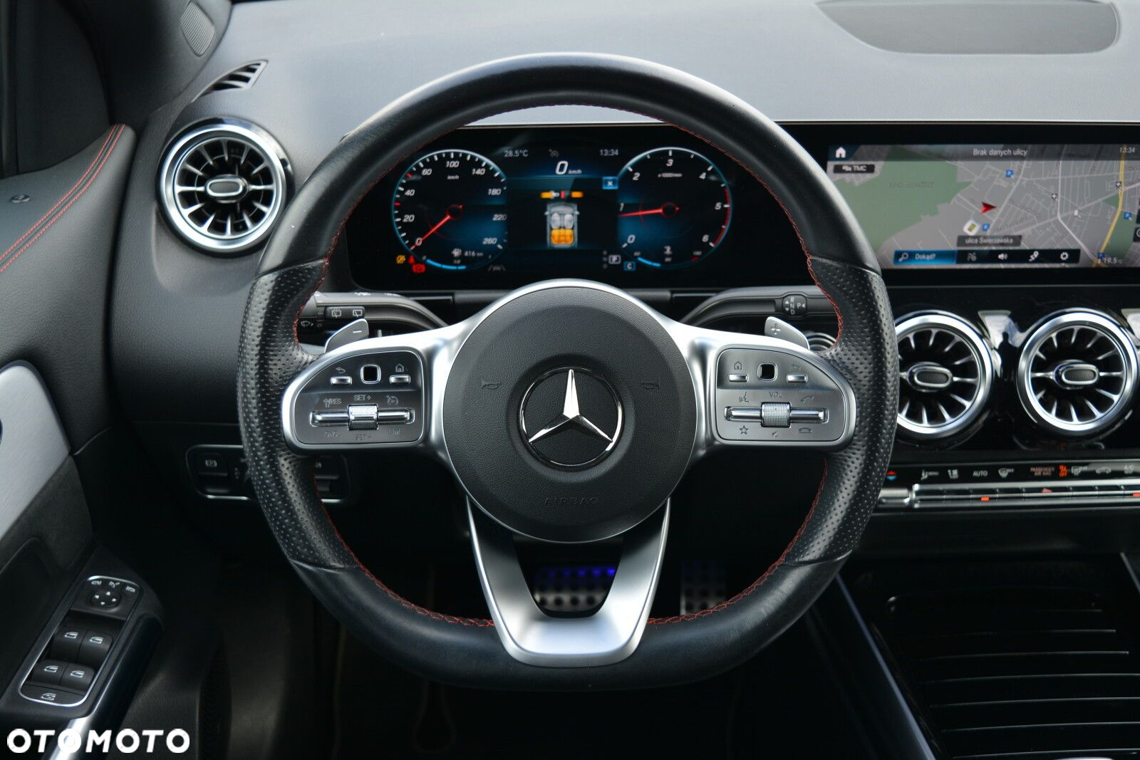 Mercedes-Benz GLA 200 d - 14