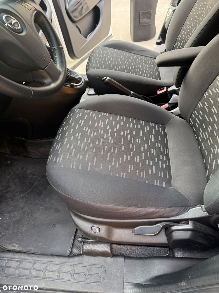 Opel Combo - 26