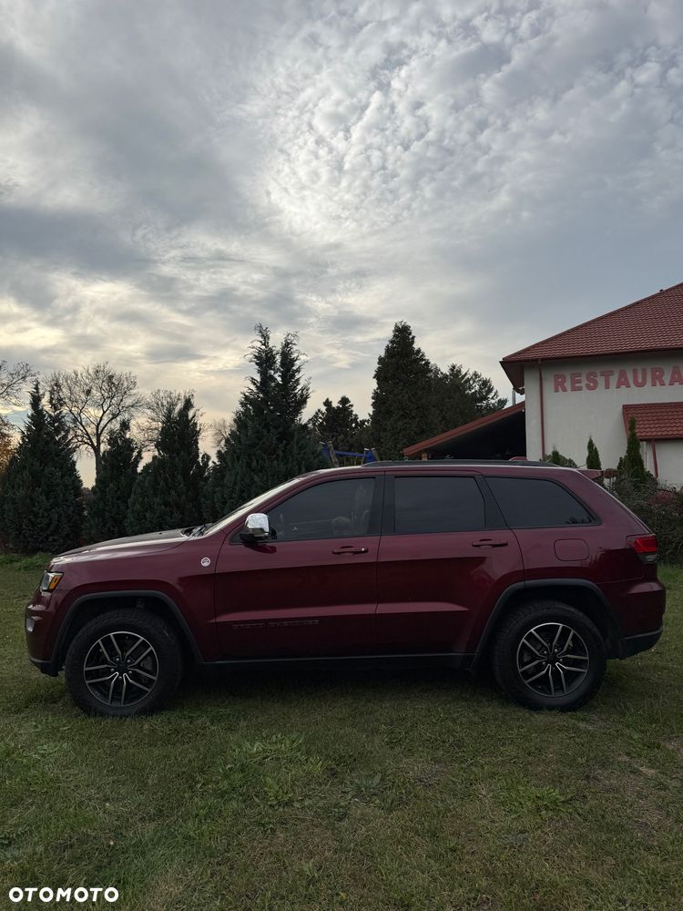 Jeep Grand Cherokee - 16