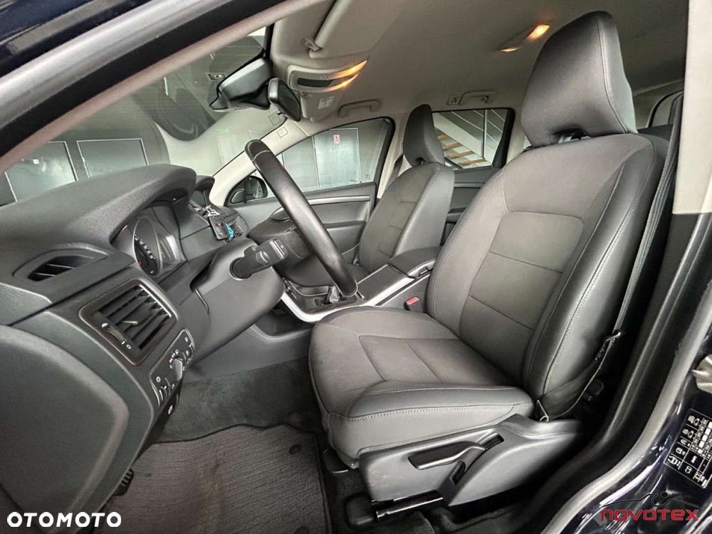 Volvo V70 D3 Momentum - 8