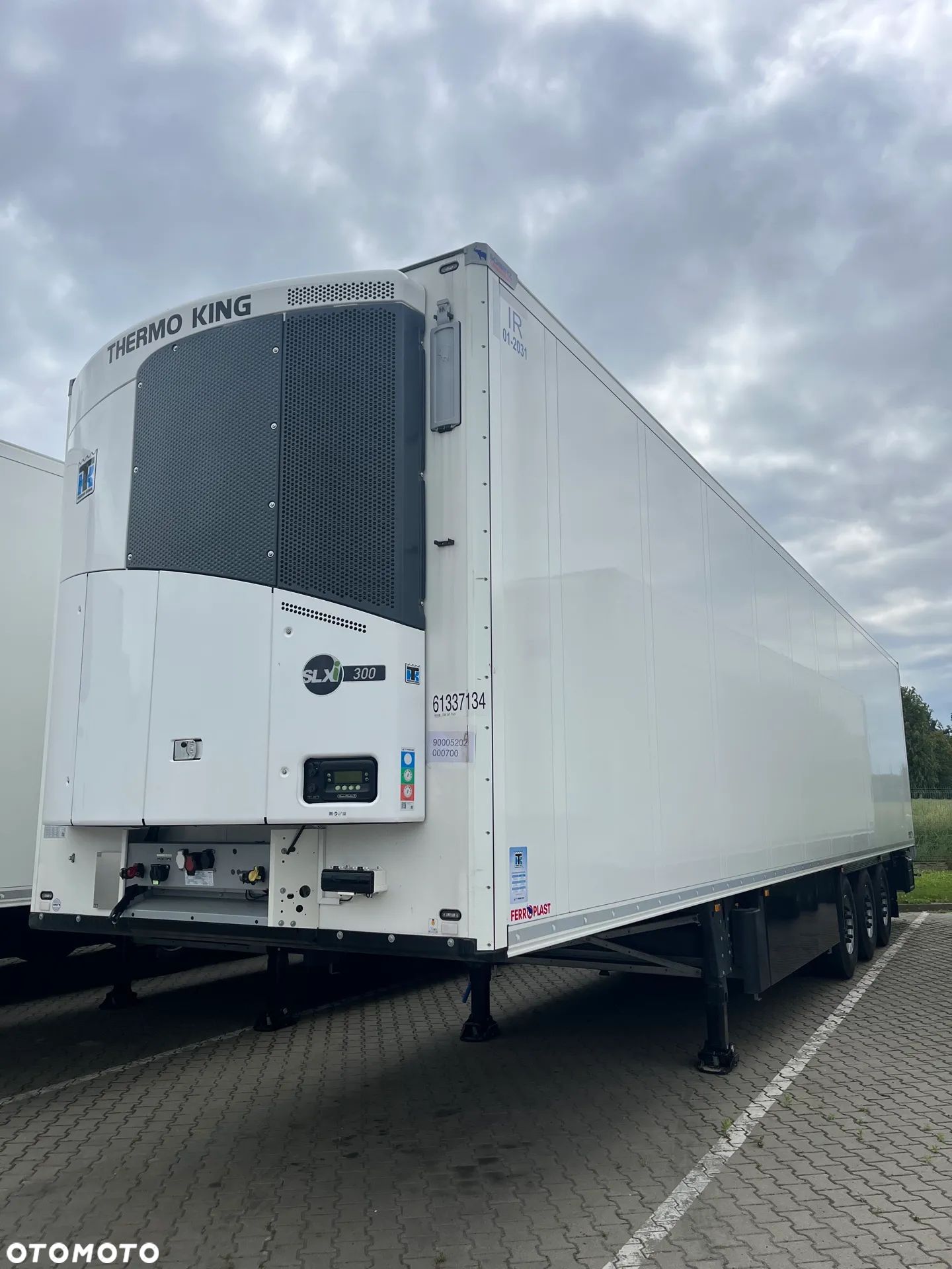 Schmitz Cargobull SKO - 1
