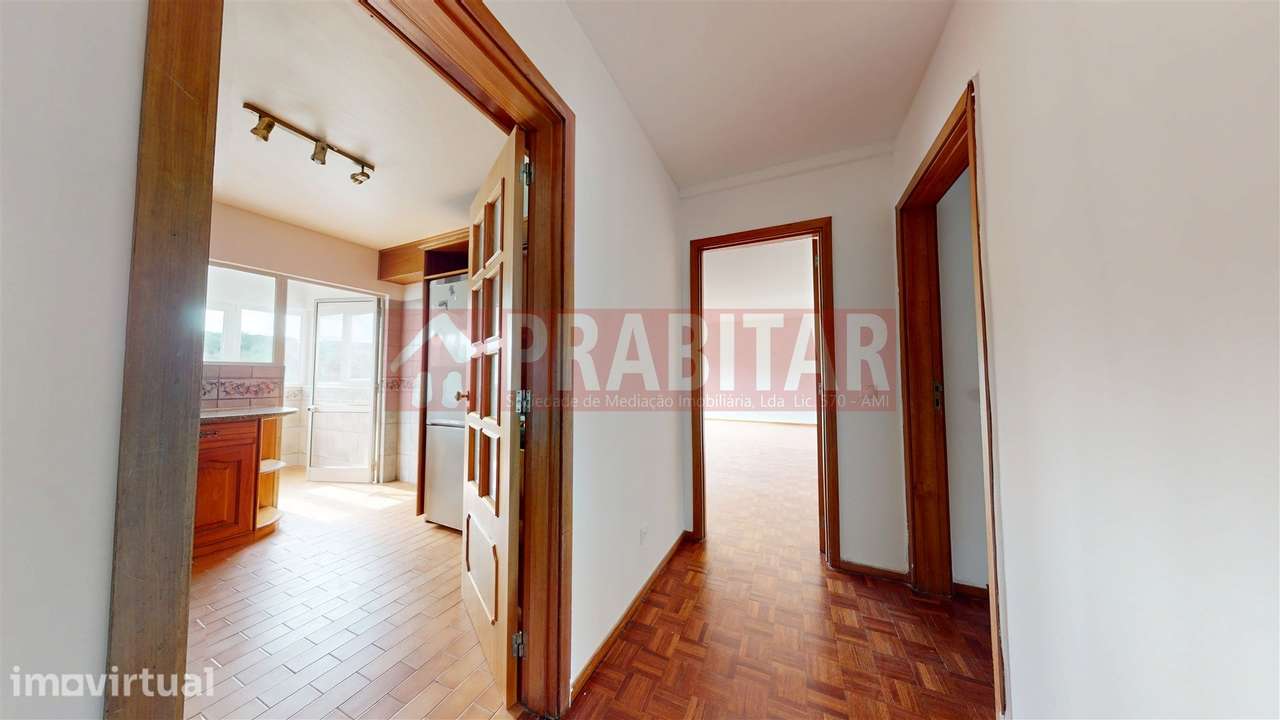 Apartamento T4 com garagem na Quinta D. João - Grande imagem: 4/28