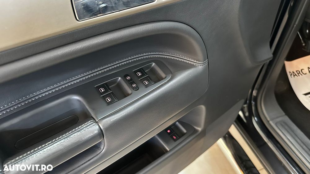 Volkswagen Touareg - 25