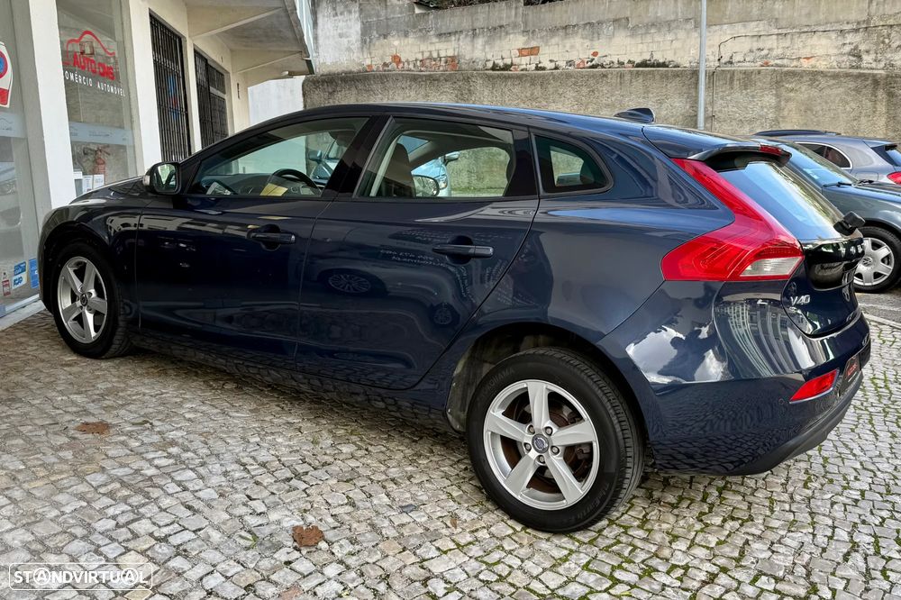 Volvo V40 1.6 D2 Momentum Eco - 6