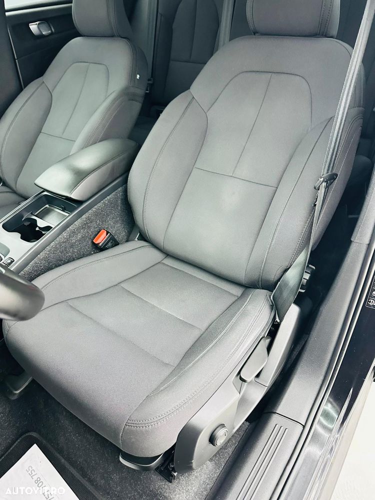 Volvo XC 40 T2 Momentum Core - 21