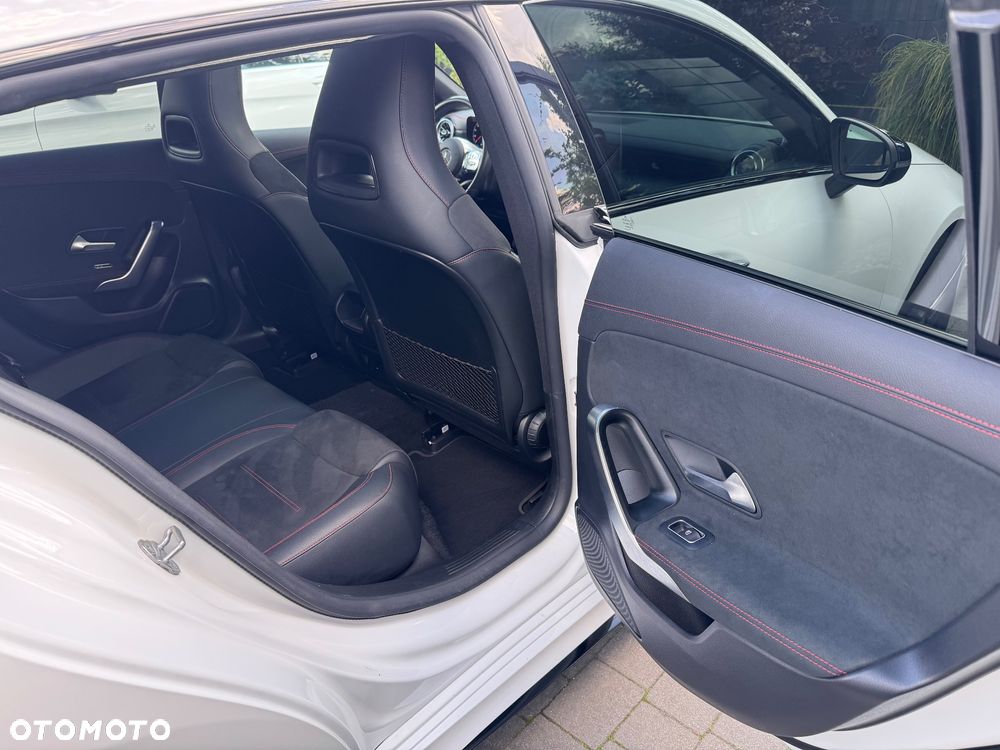 Mercedes-Benz CLA 200 d 4Matic 8G-DCT AMG Line - 30