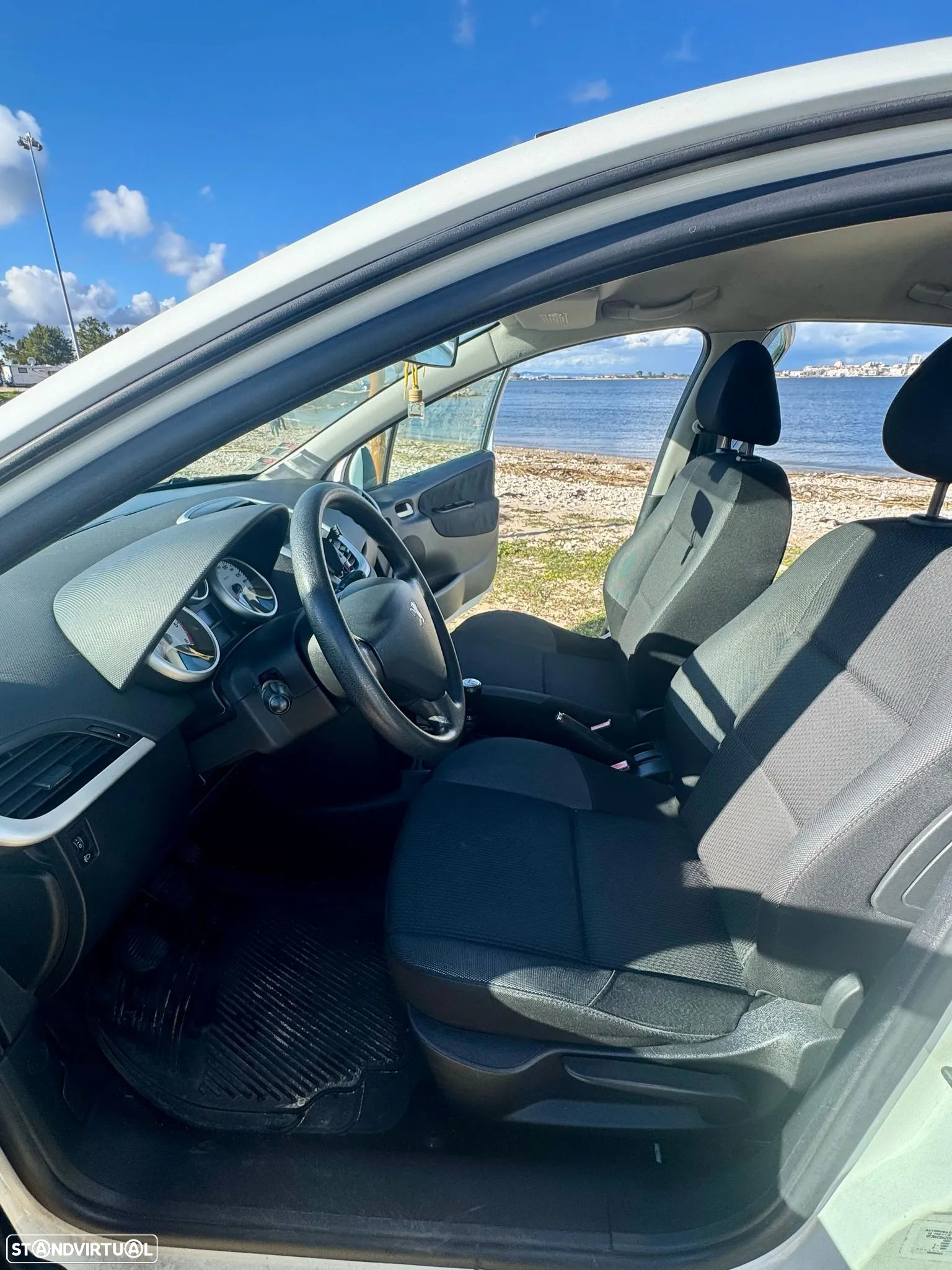Peugeot 207 1.4 HDi WIP Nav - 16