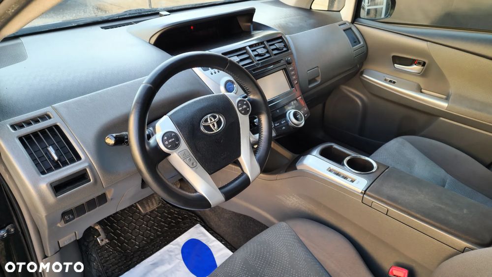 Toyota Prius+ (Hybrid) - 15