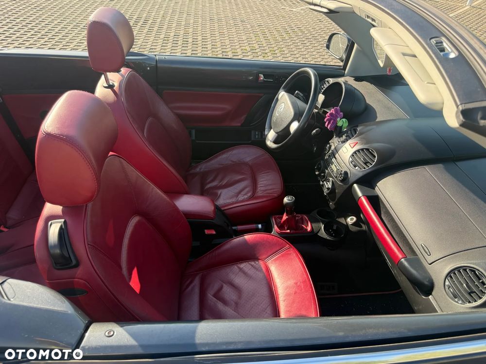 Volkswagen New Beetle - 23