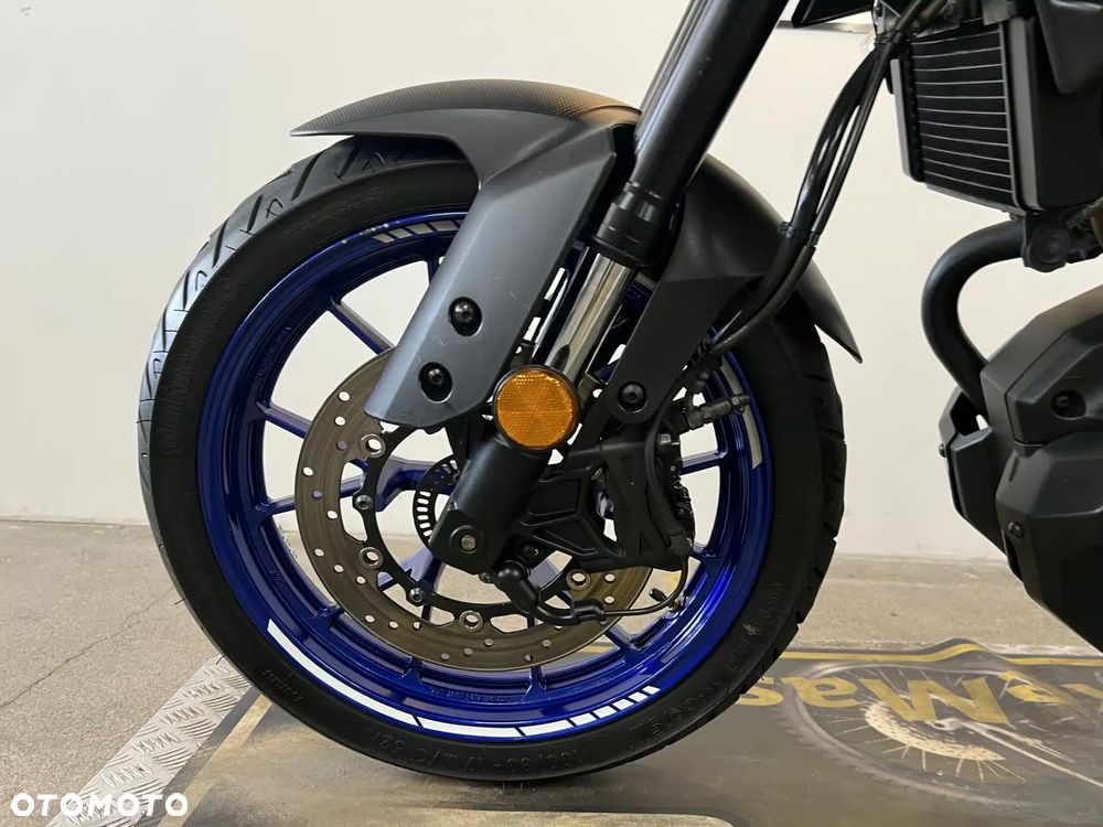 Yamaha MT - 24