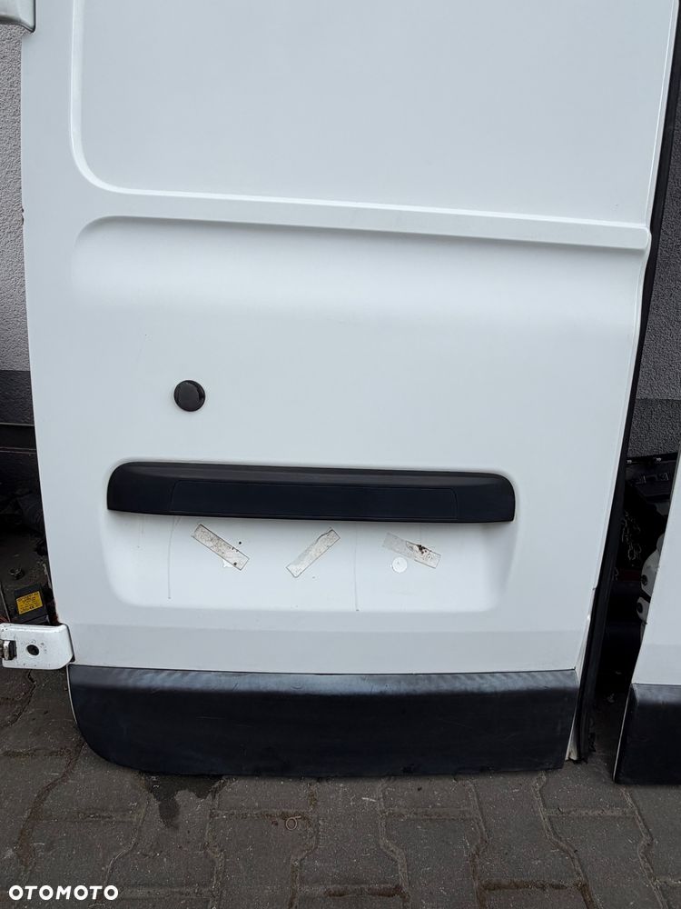 Drzwi tylne L+P kompletne Renault Master III - 4