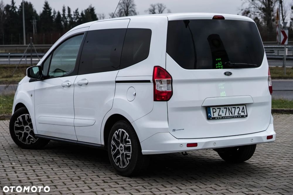 Ford Tourneo Courier 1.5 TDCi S&S Titanium - 25