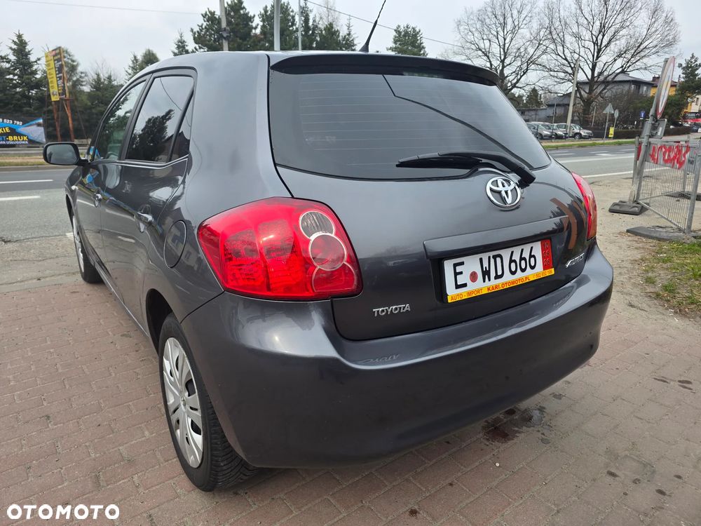 Toyota Auris 1.6 VVT-i Executive - 5