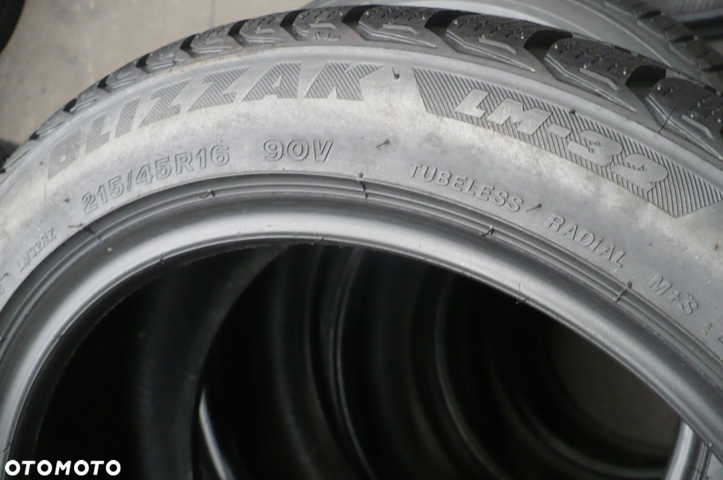 2x BRIDGESTONE Blizzak LM32 215/45R16 7mm 2020 - 4