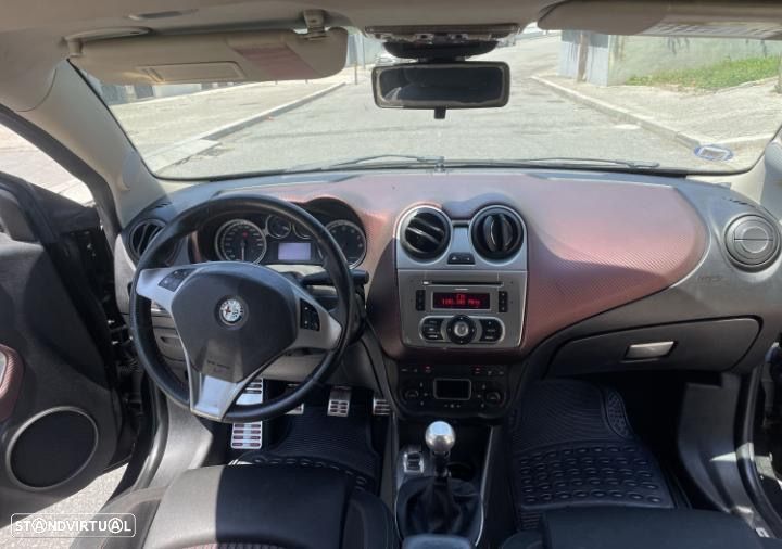 Alfa Romeo MiTo 1.4 T Distinctive - 4