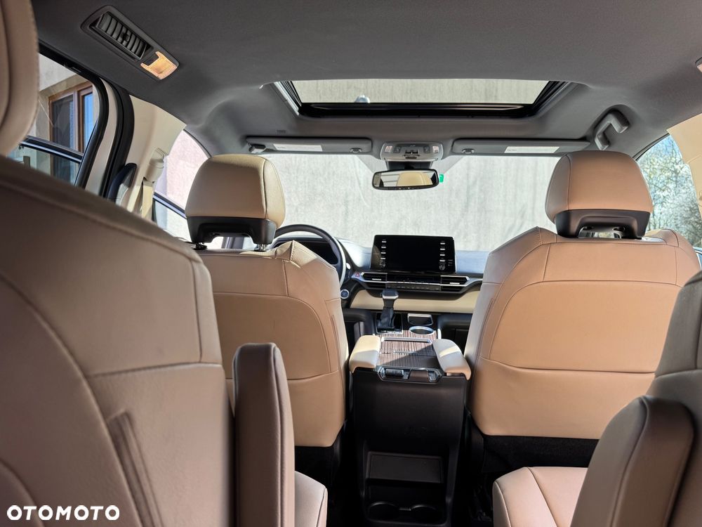 Toyota Sienna - 12