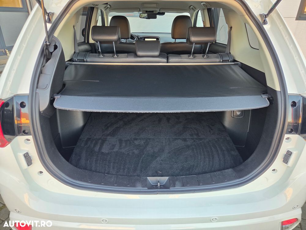 Mitsubishi Outlander - 26