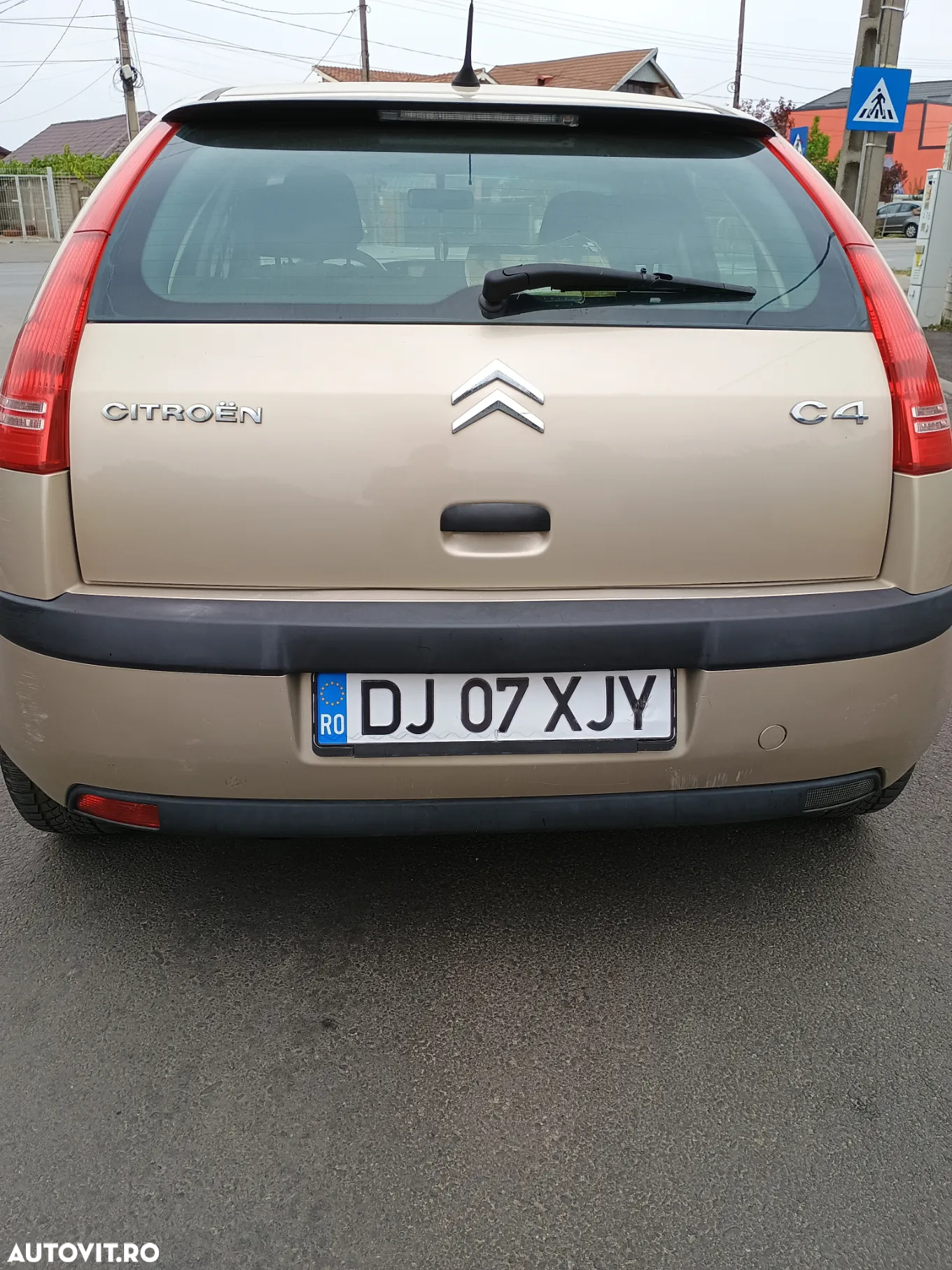 Citroën C4 1.6 HDi 16V X - 3