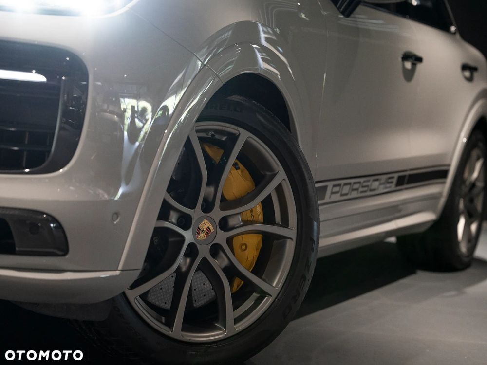Porsche Cayenne - 15
