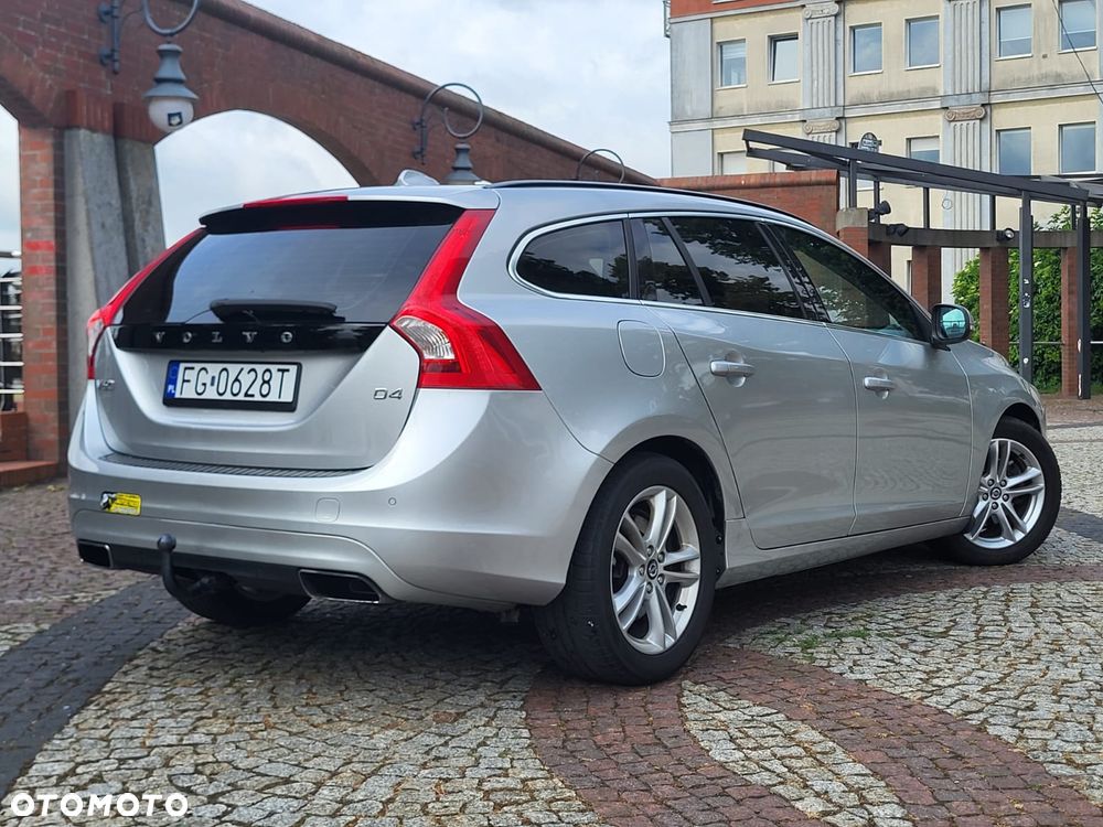 Volvo V60 D4 Geartronic Momentum - 7