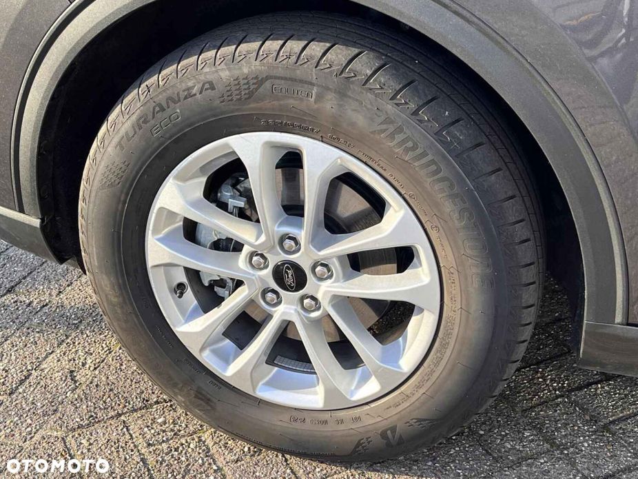 Ford Kuga - 10