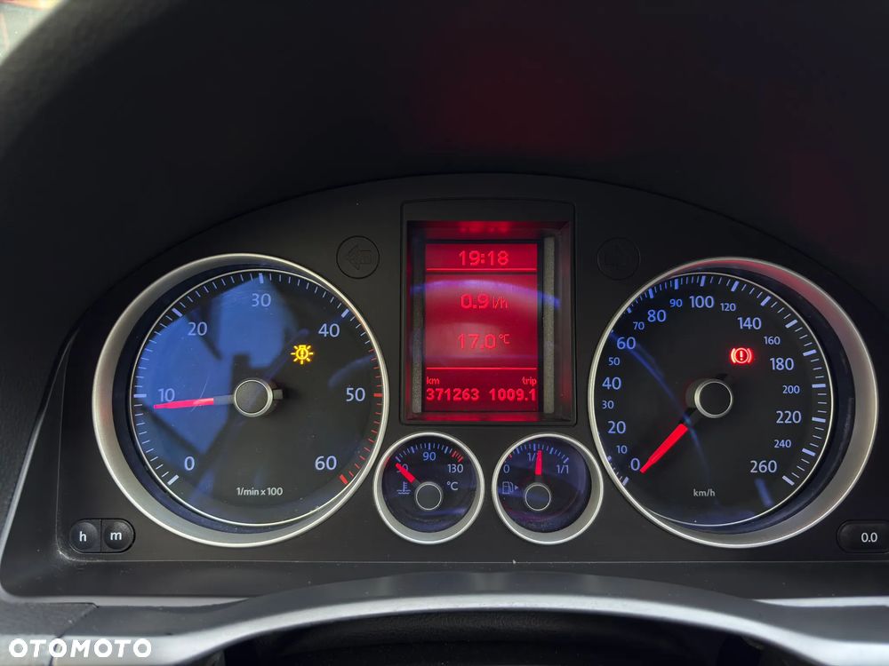 Volkswagen Golf 1.9 TDI Sportline - 19