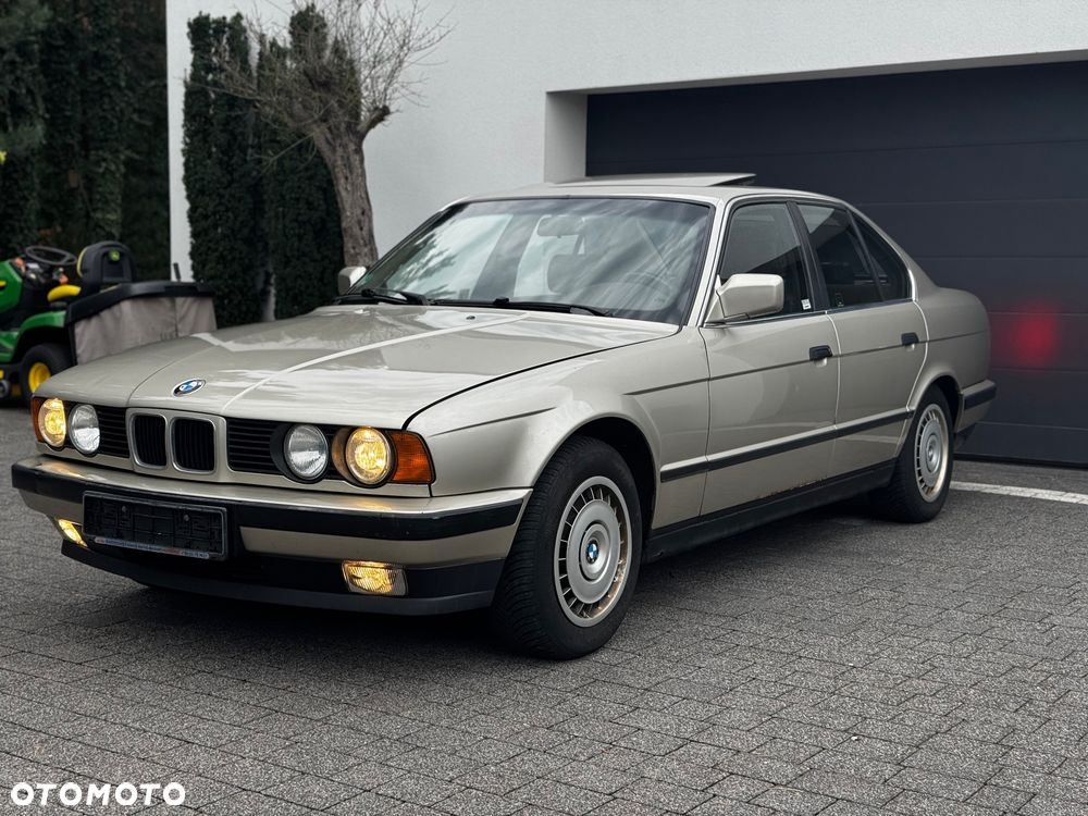 BMW Seria 5 520 i - 4