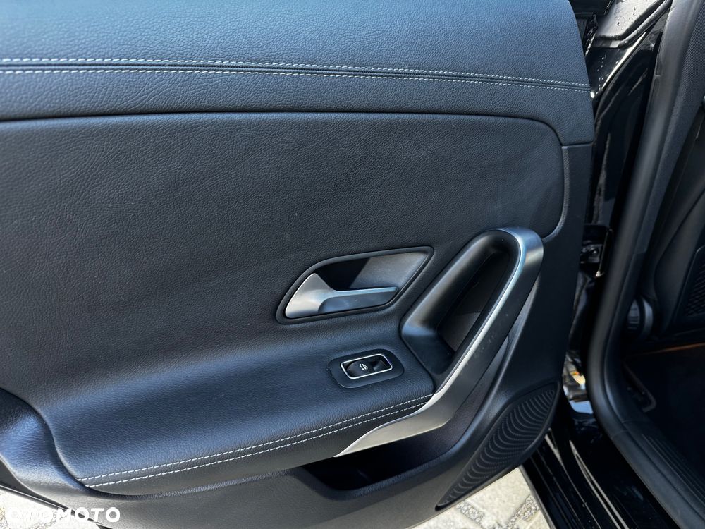 Mercedes-Benz CLA 220 7G-DCT Progressive - 13