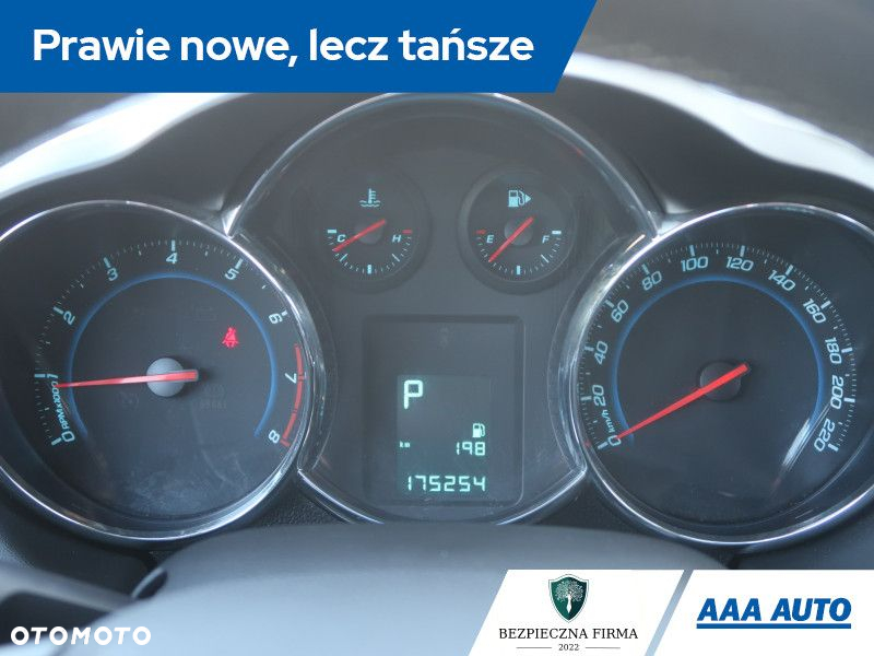 Chevrolet Cruze - 12