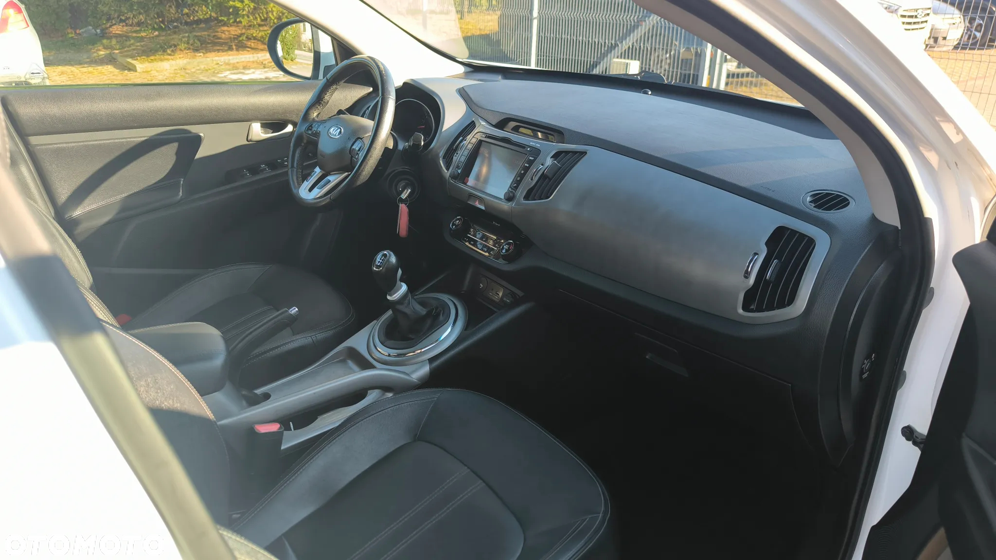 Kia Sportage 1.7 CRDI 2WD ISG Dream-Team Edition - 8